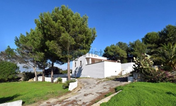 casa indipendente in vendita a Castrignano del Capo