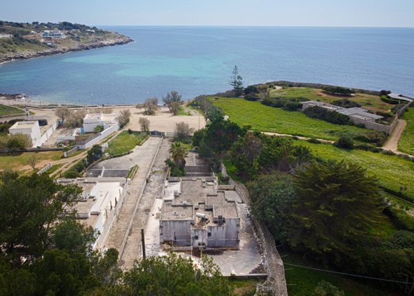 casa indipendente in vendita a Castrignano del Capo in zona Santa Maria di Leuca