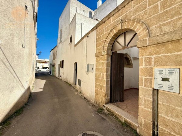casa indipendente in vendita a Castrignano del Capo in zona Santa Maria di Leuca
