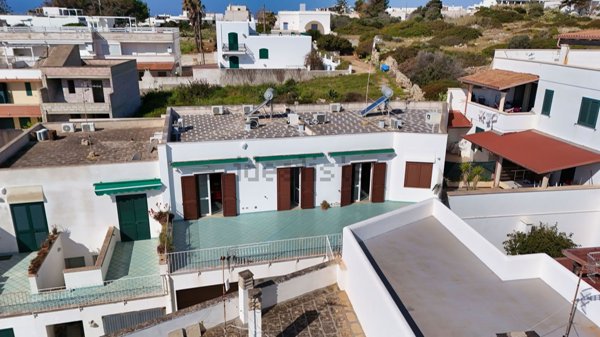 casa indipendente in vendita a Castrignano del Capo