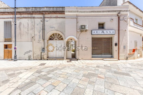 casa indipendente in vendita a Castrignano del Capo
