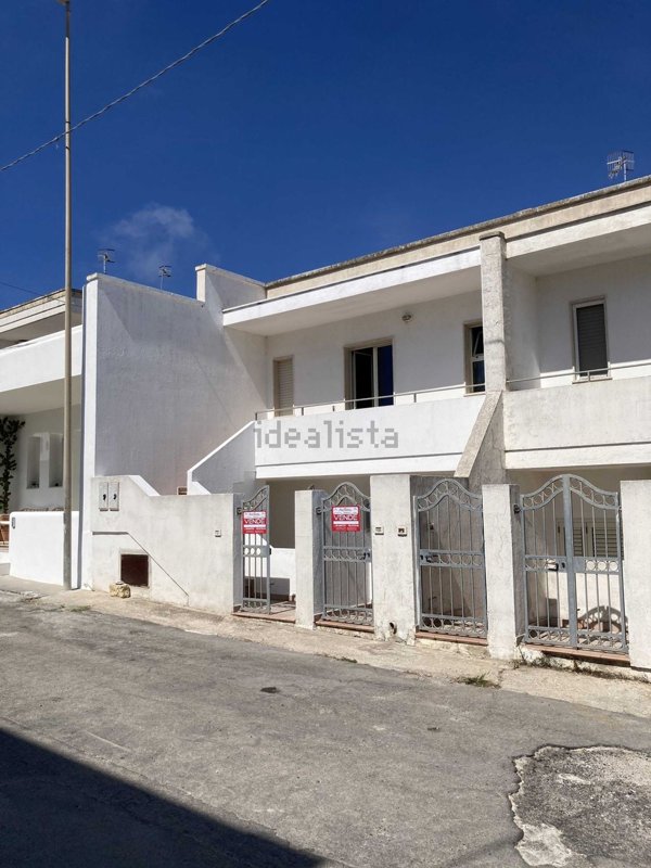 appartamento in vendita a Castrignano del Capo in zona Santa Maria di Leuca