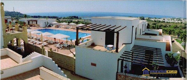 appartamento in vendita a Castrignano del Capo in zona Santa Maria di Leuca
