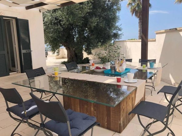 casa indipendente in vendita a Castrignano del Capo in zona Santa Maria di Leuca