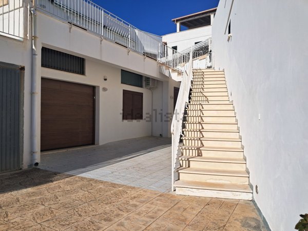 casa indipendente in vendita a Castrignano del Capo in zona Santa Maria di Leuca