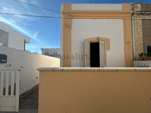 appartamento in vendita a Castrignano del Capo in zona Santa Maria di Leuca