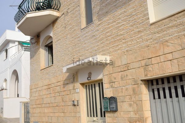 appartamento in vendita a Castrignano del Capo in zona Santa Maria di Leuca