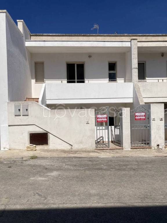 appartamento in vendita a Castrignano del Capo in zona Santa Maria di Leuca
