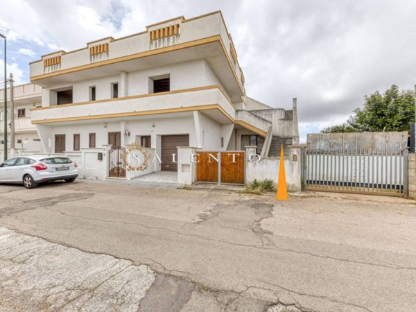 appartamento in vendita a Castrignano del Capo in zona Santa Maria di Leuca