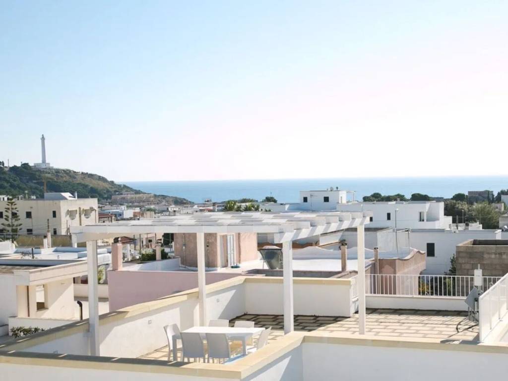 appartamento in vendita a Castrignano del Capo in zona Santa Maria di Leuca