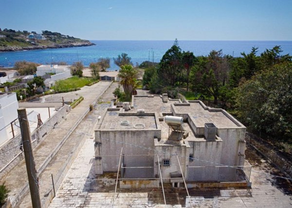 casa indipendente in vendita a Castrignano del Capo in zona Santa Maria di Leuca