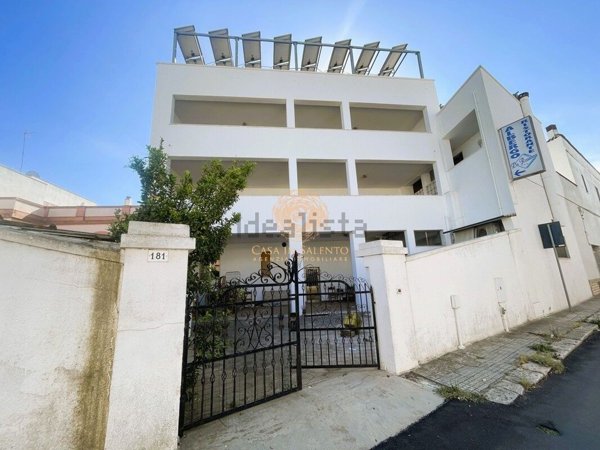 negozio in vendita a Castrignano del Capo in zona Santa Maria di Leuca