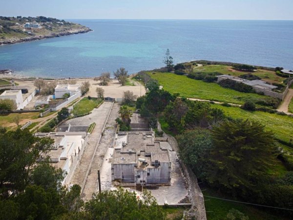 casa indipendente in vendita a Castrignano del Capo in zona Santa Maria di Leuca
