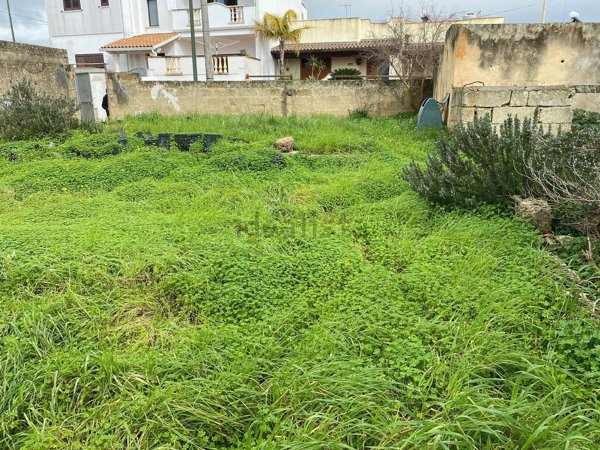 casa indipendente in vendita a Castrignano del Capo in zona Santa Maria di Leuca