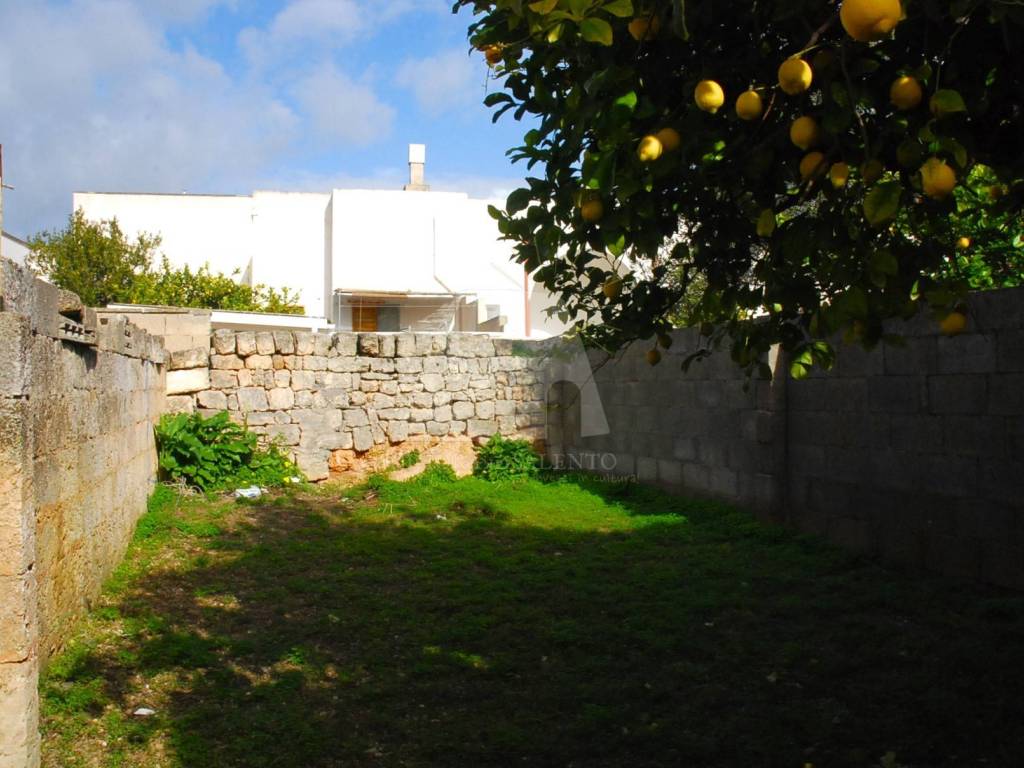 appartamento in vendita a Castrignano del Capo in zona Santa Maria di Leuca