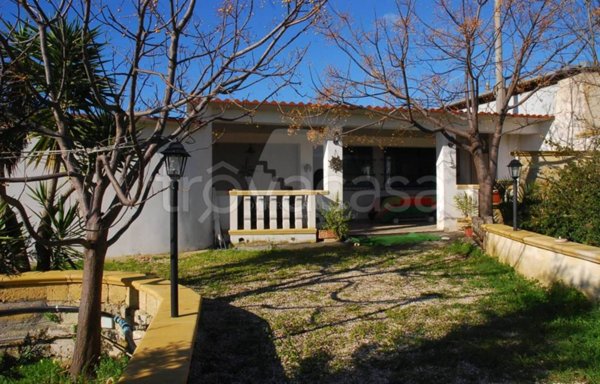 casa indipendente in vendita a Castrignano del Capo in zona Santa Maria di Leuca