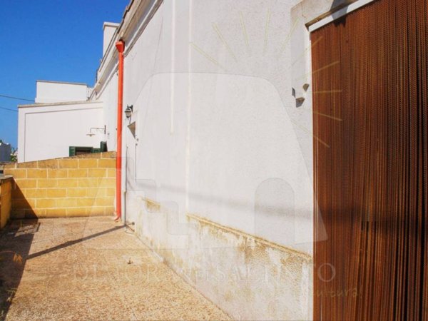 casa indipendente in vendita a Castrignano del Capo in zona Salignano