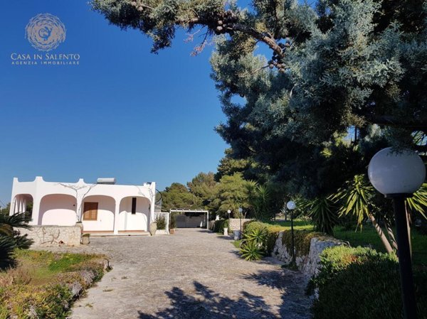 villa in vendita a Castrignano del Capo in zona Santa Maria di Leuca