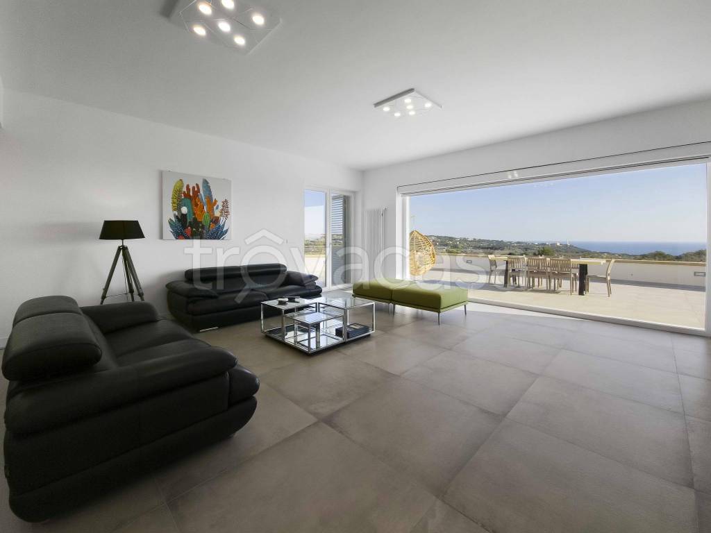 casa indipendente in vendita a Castrignano del Capo