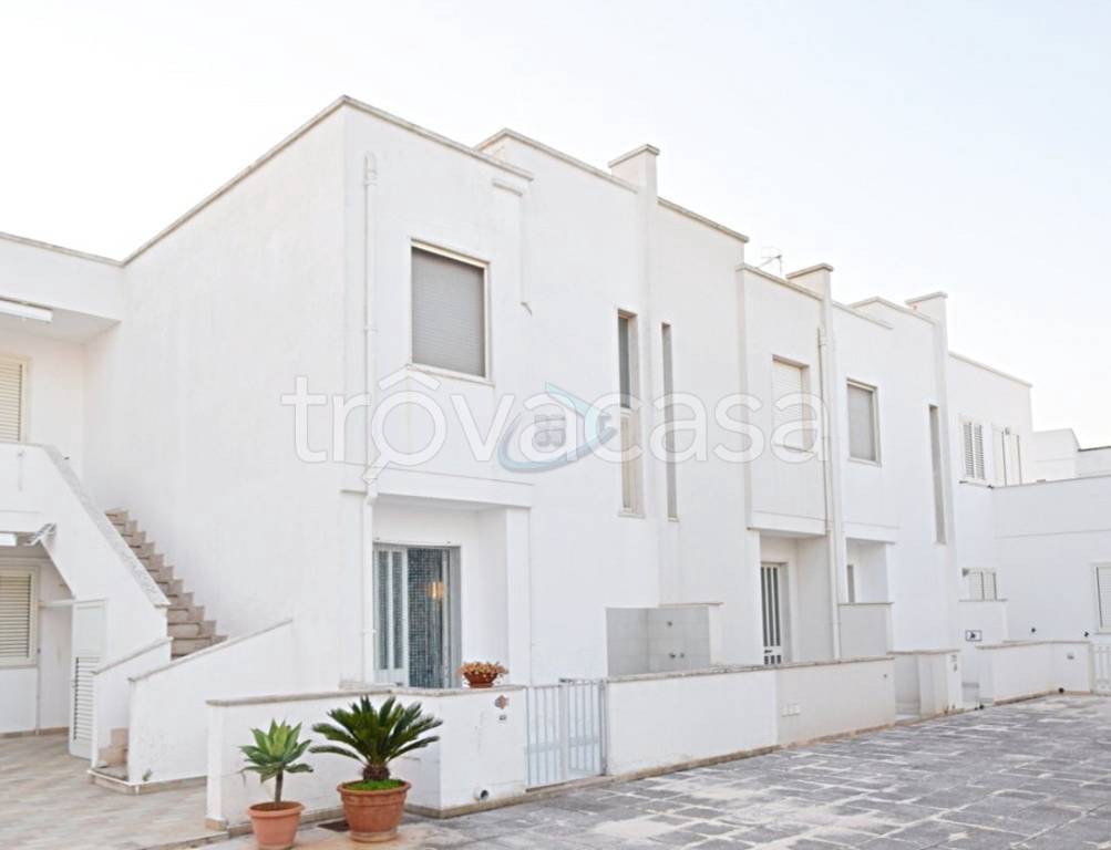 casa indipendente in vendita a Castrignano del Capo in zona Santa Maria di Leuca