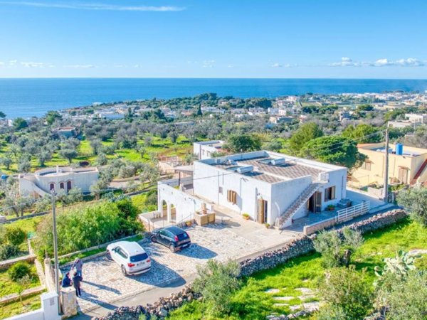 casa indipendente in vendita a Castrignano del Capo