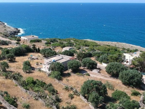casa indipendente in vendita a Castrignano del Capo