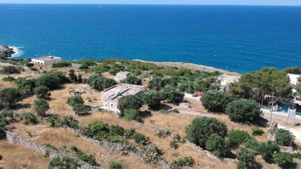 casa indipendente in vendita a Castrignano del Capo