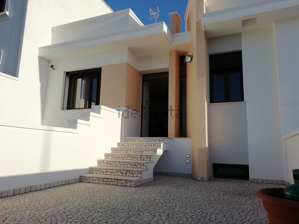 casa indipendente in vendita a Castrignano del Capo