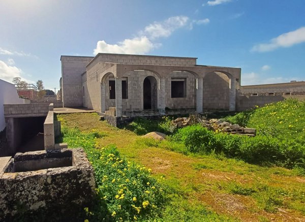 casa indipendente in vendita a Castrignano del Capo in zona Giuliano di Lecce