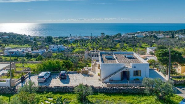 casa indipendente in vendita a Castrignano del Capo in zona Santa Maria di Leuca