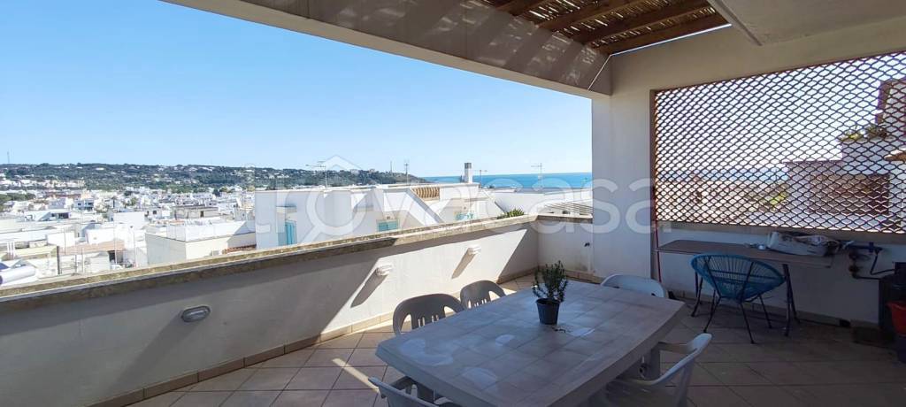 appartamento in vendita a Castrignano del Capo in zona Santa Maria di Leuca