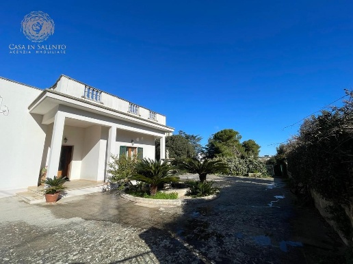 casa indipendente in vendita a Castrignano del Capo in zona Santa Maria di Leuca