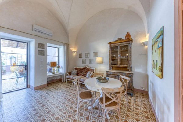 casa indipendente in vendita a Castrignano del Capo in zona Santa Maria di Leuca