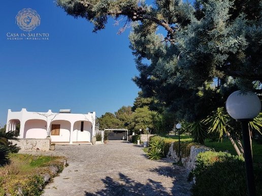 villa in vendita a Castrignano del Capo in zona Santa Maria di Leuca