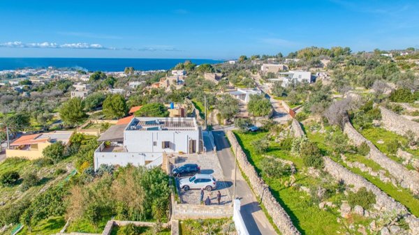 casa indipendente in vendita a Castrignano del Capo