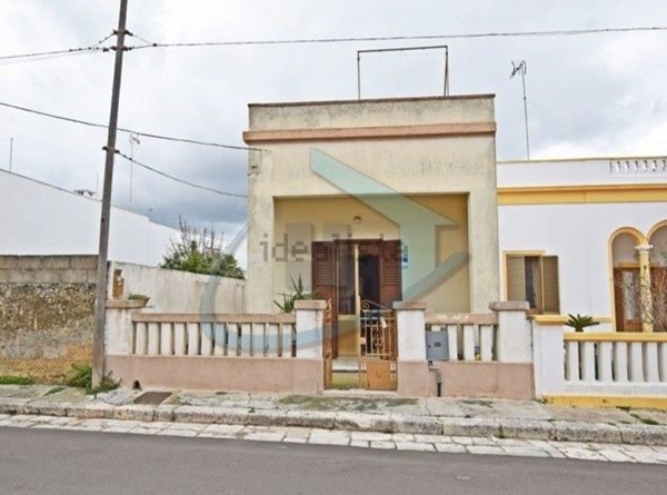 casa indipendente in vendita a Castrignano del Capo