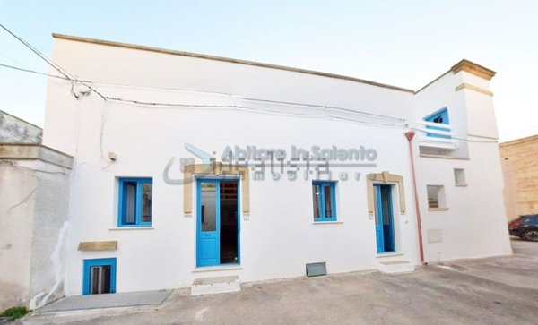 casa indipendente in vendita a Castrignano del Capo in zona Giuliano di Lecce