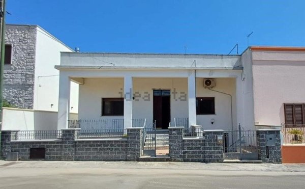 casa indipendente in vendita a Castrignano del Capo in zona Santa Maria di Leuca