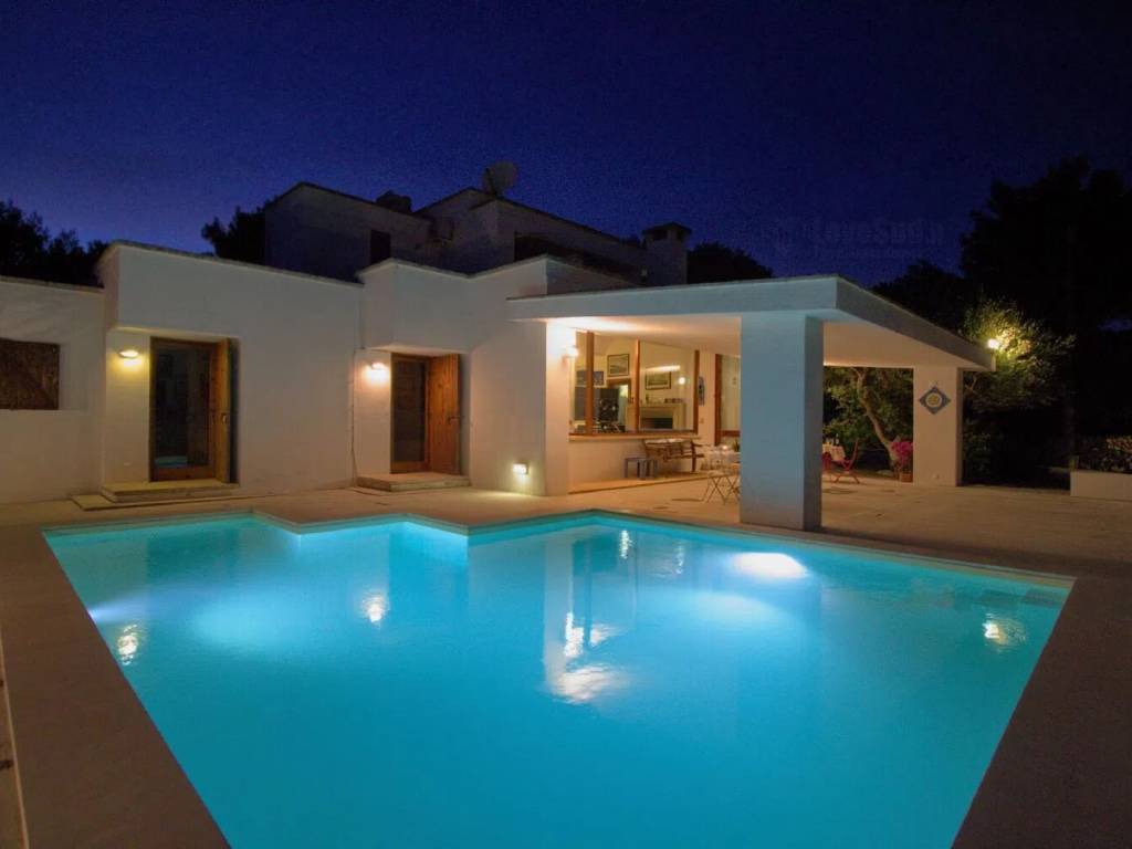 casa indipendente in vendita a Castrignano del Capo in zona Santa Maria di Leuca