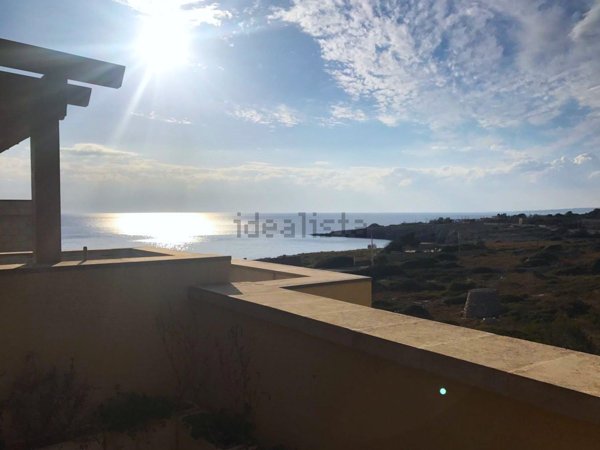 casa indipendente in vendita a Castrignano del Capo in zona Santa Maria di Leuca