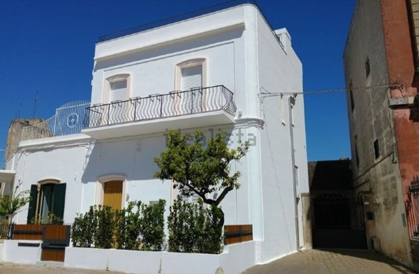 casa indipendente in vendita a Castrignano del Capo