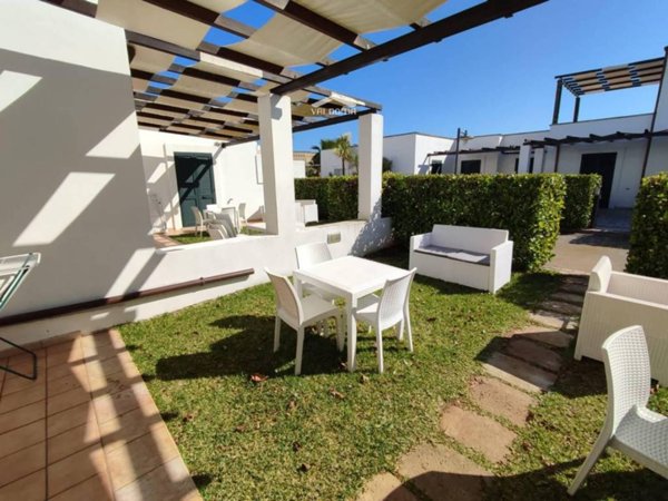 appartamento in vendita a Castrignano del Capo in zona Santa Maria di Leuca