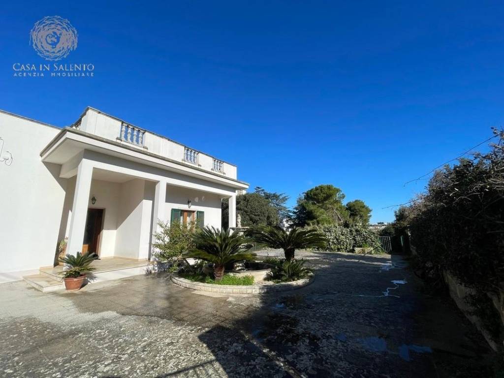 casa indipendente in vendita a Castrignano del Capo in zona Giuliano di Lecce