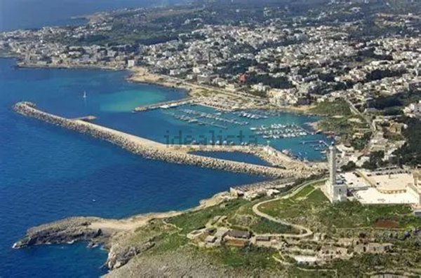 appartamento in vendita a Castrignano del Capo in zona Santa Maria di Leuca