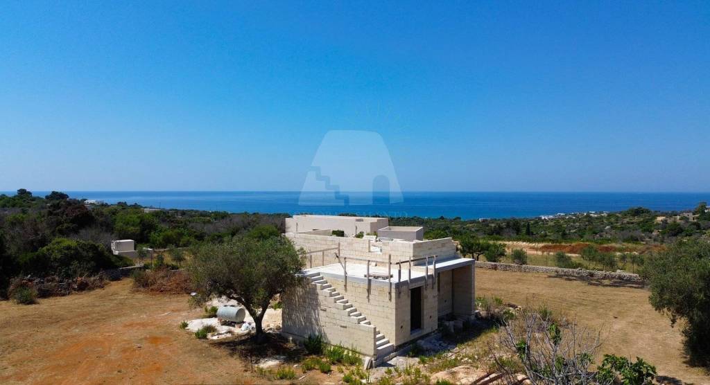 casa indipendente in vendita a Castrignano del Capo in zona Salignano