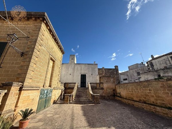 casa indipendente in vendita a Castrignano del Capo in zona Salignano
