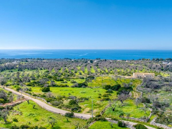 casa indipendente in vendita a Castrignano del Capo in zona Santa Maria di Leuca