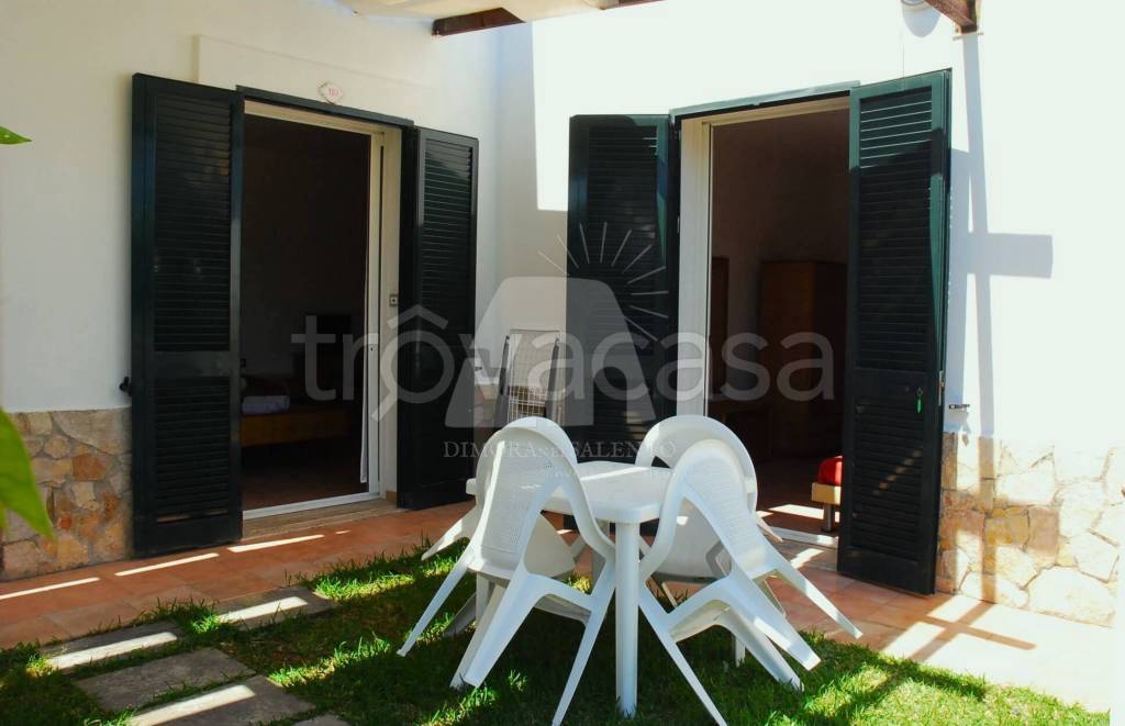 casa indipendente in vendita a Castrignano del Capo in zona Santa Maria di Leuca