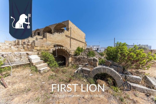 casa indipendente in vendita a Castrignano del Capo in zona Santa Maria di Leuca