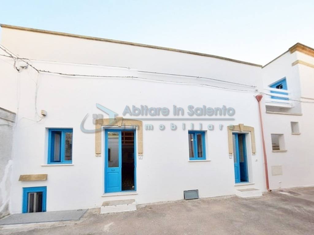 casa indipendente in vendita a Castrignano del Capo in zona Giuliano di Lecce